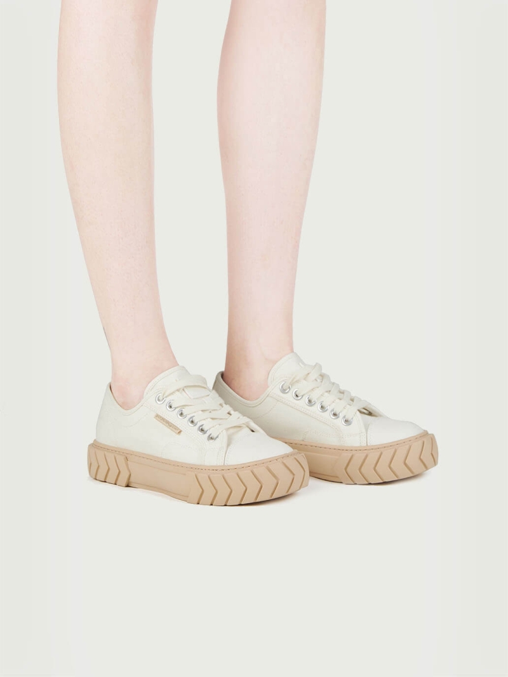 Ttyres low white sneakers