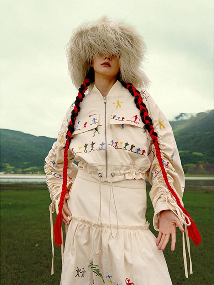 Beige Cangyuan Cliff Painting Embroidered Drawstring Jacket