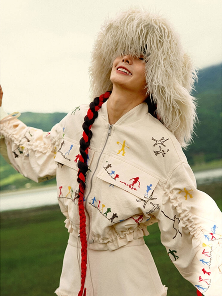 Beige Cangyuan Cliff Painting Embroidered Drawstring Jacket