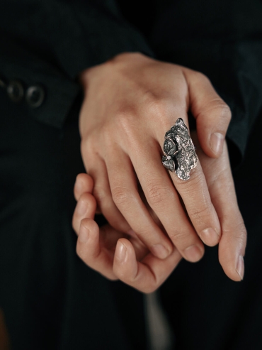 Aged Rock Leaf Ring