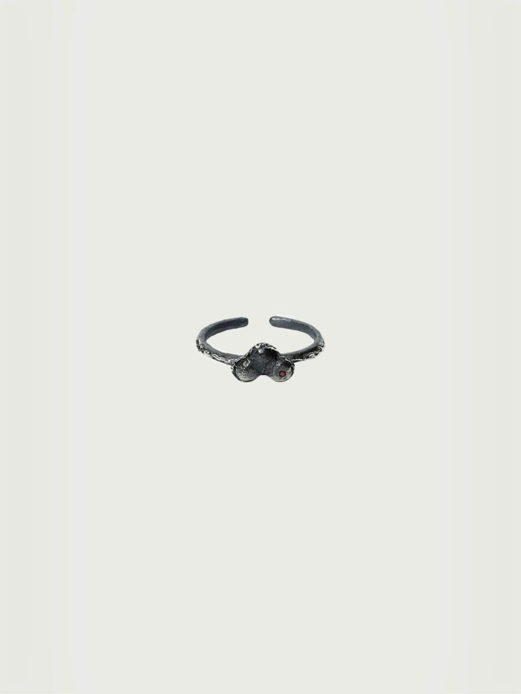 Black Vermilion Mole Ring