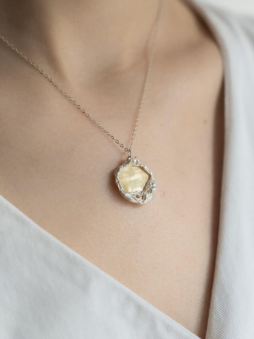 White Tea Necklace