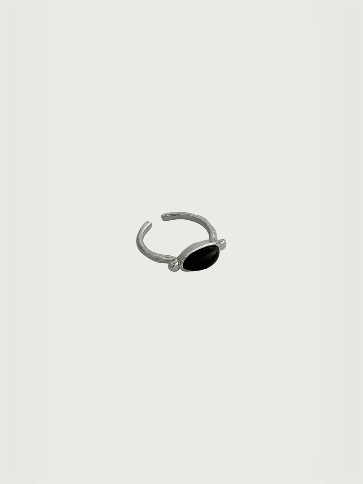 Black Onyx 70s Slim Ring