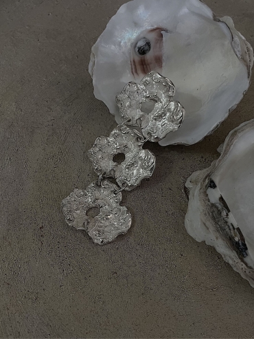 Silver Weathered Shell Stud Earring - Single