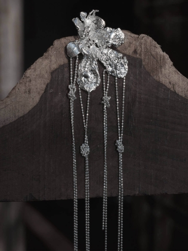 Silver flower earring with chain - single