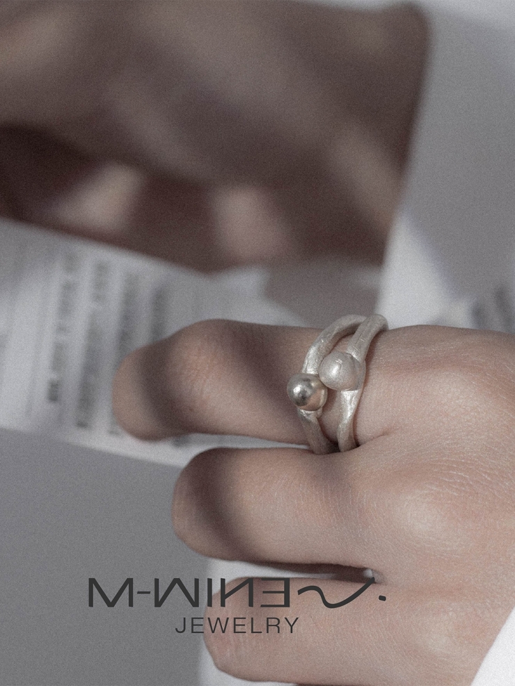 Mini matte silver stone ring