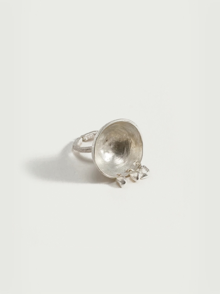 Shell large ring with hangings