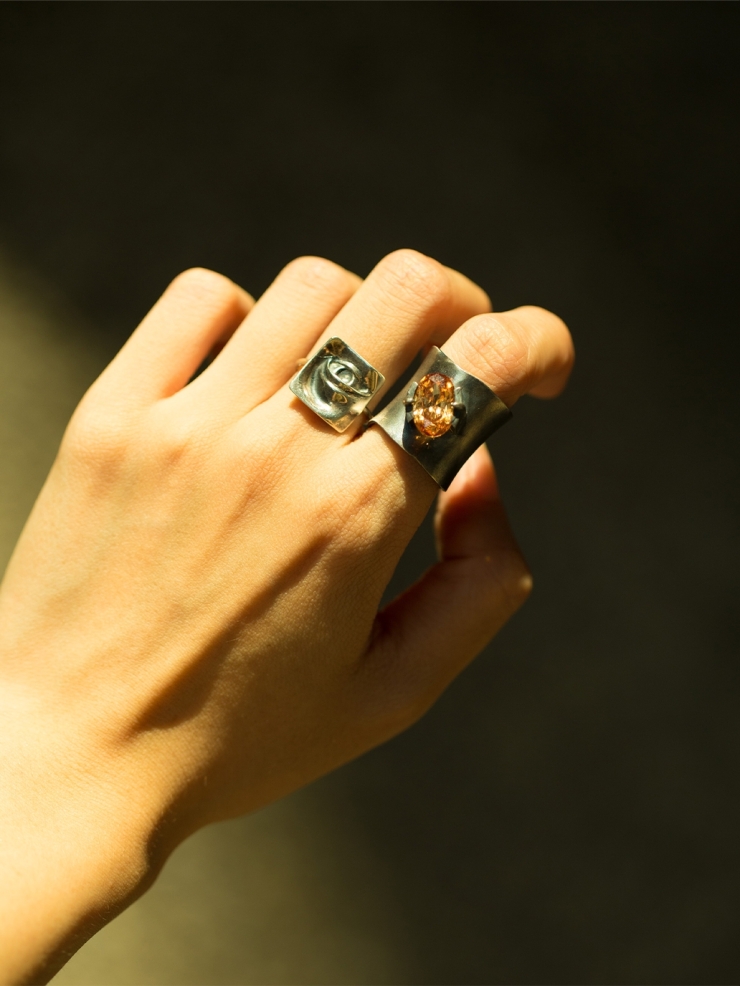 Brown zircon lean stone wide ring