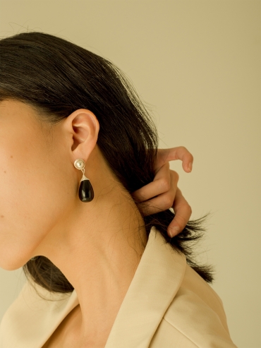 Black agate waterdrop earrings