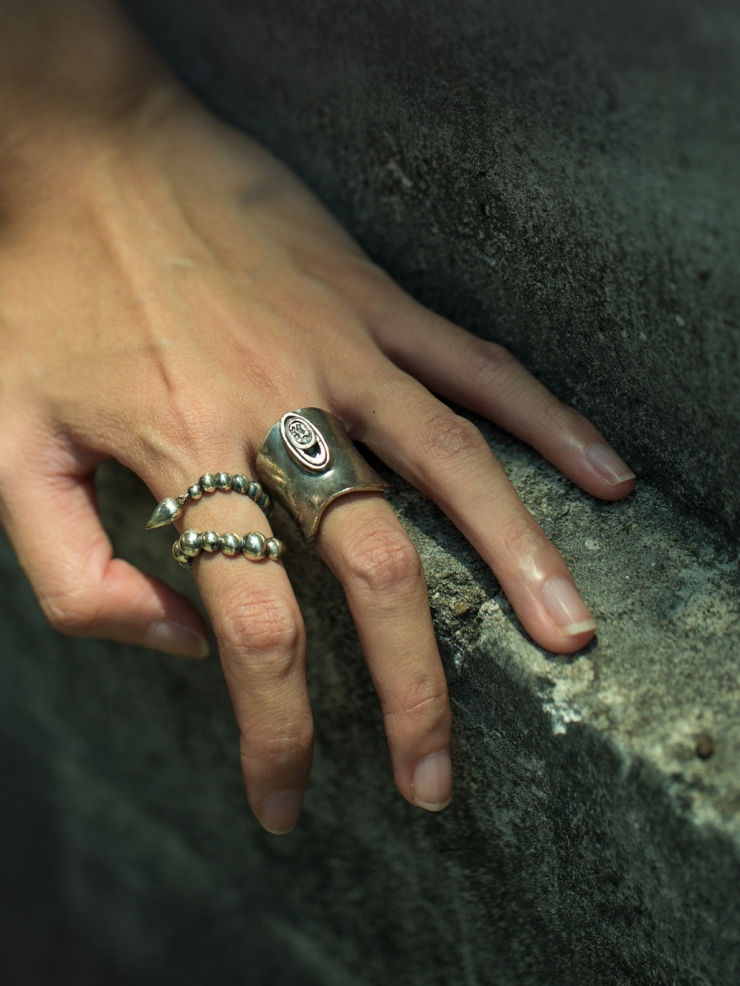 Silver stone wide ring