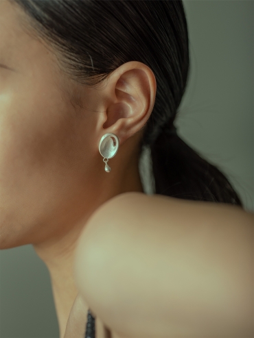 Qi Earrings with hanyings