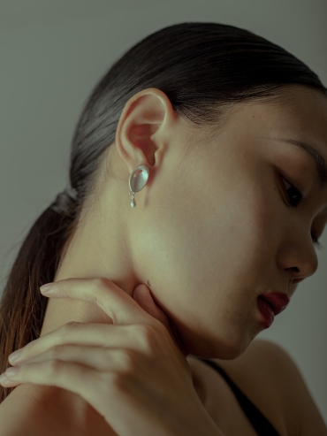 Qi Earrings with hanyings