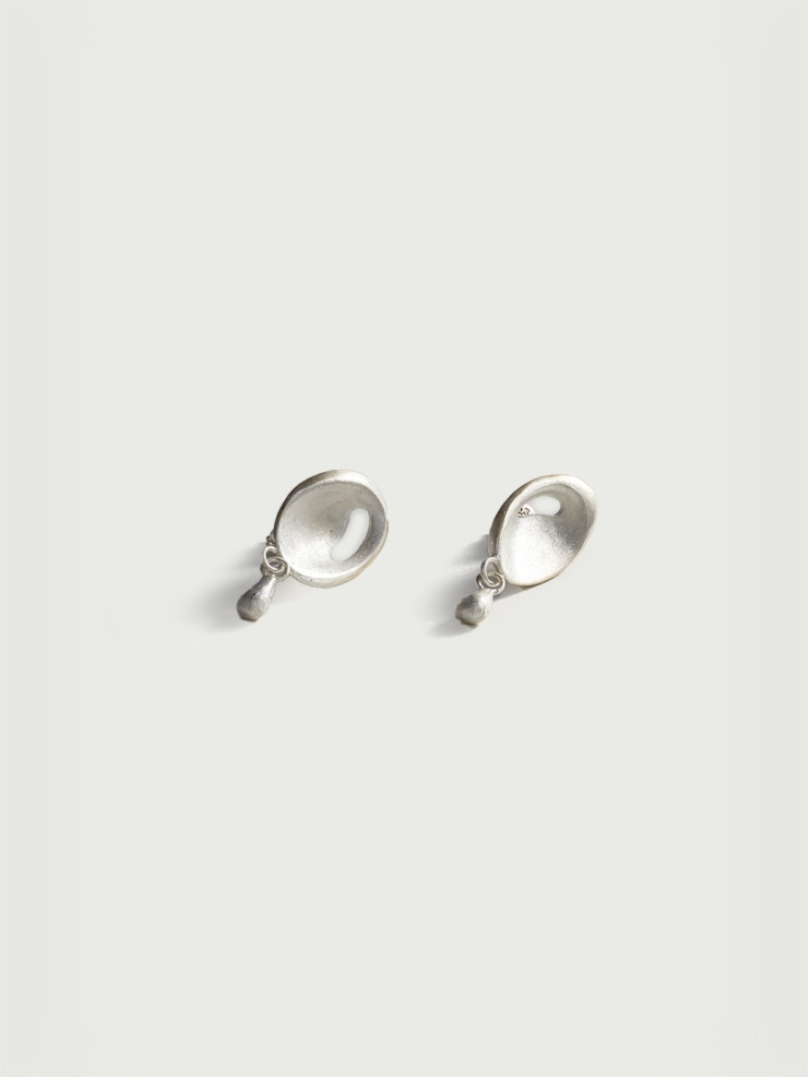 Qi Earrings with hanyings