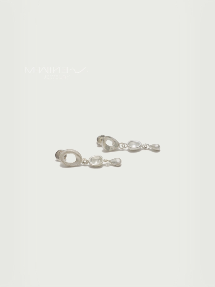 Qi long earrings