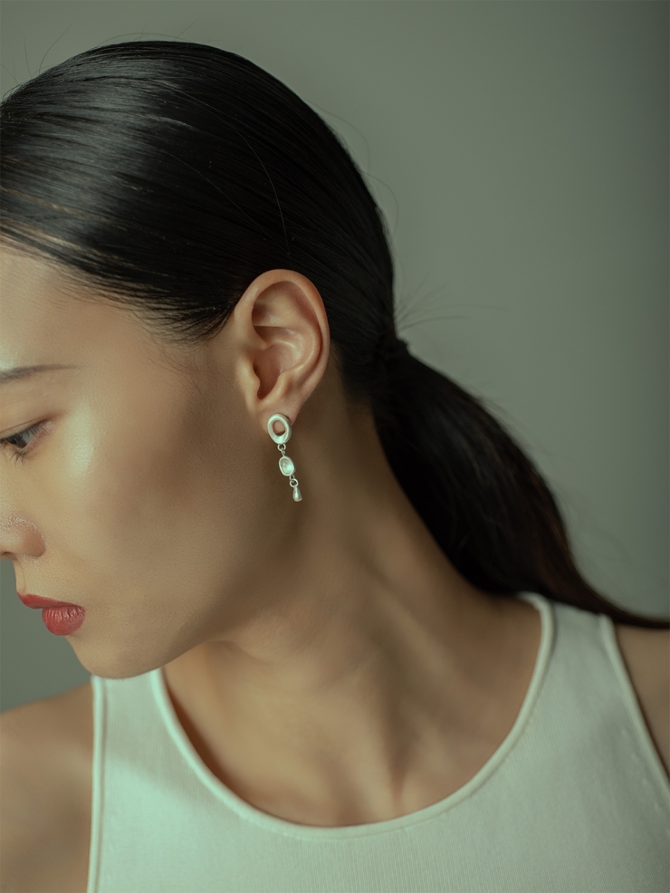 Qi long earrings