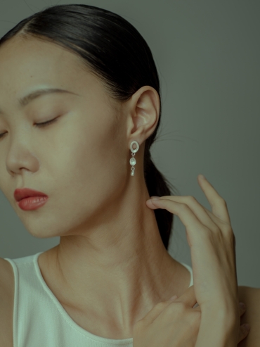 Qi long earrings