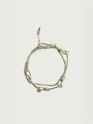 White double-knot bracelet