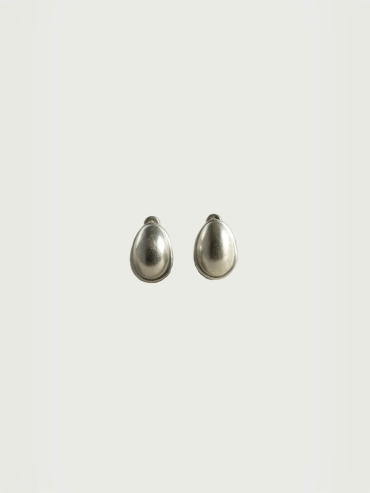 Silver nutshell oval earrings