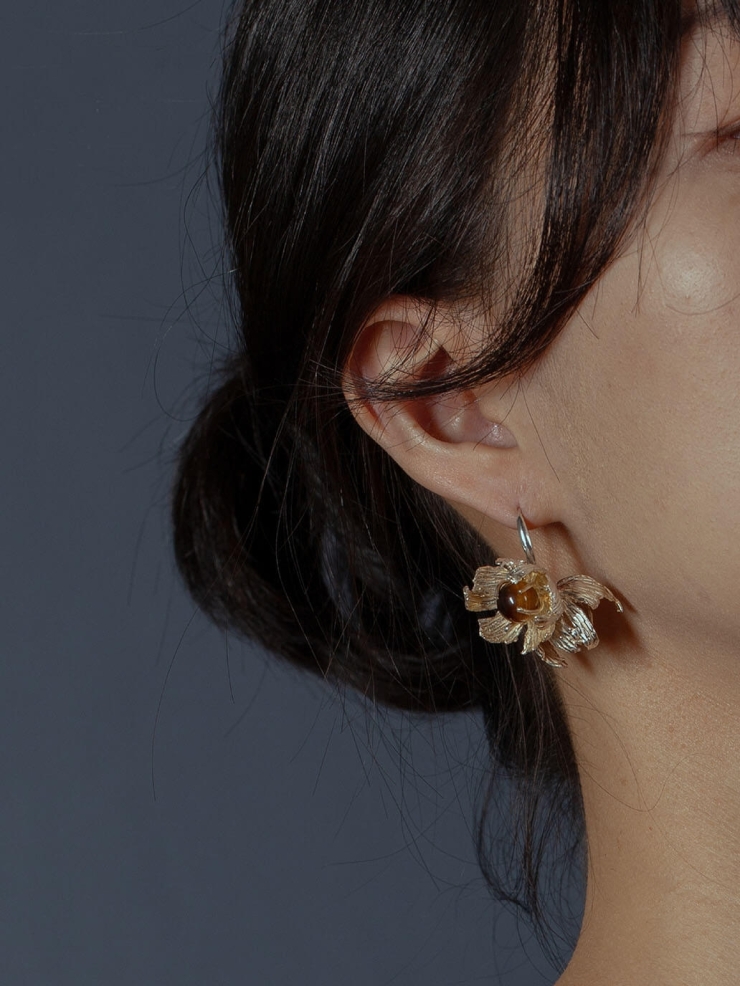 Silver scattered flower mandarin duck earrings