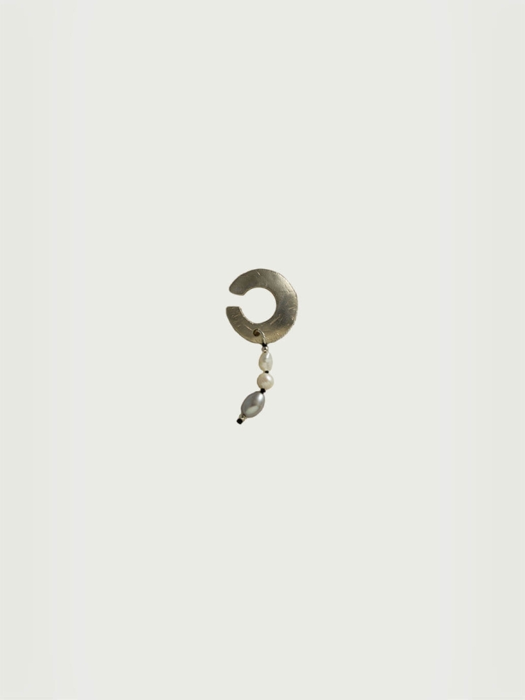 Silver pearl ear cuff - single