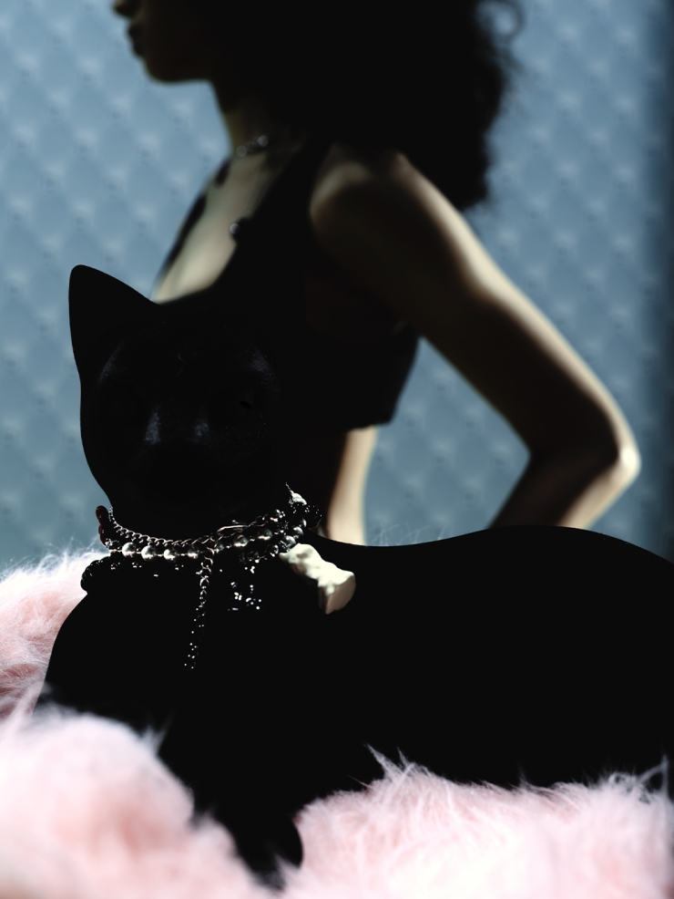 Cat toy / velvet black cat vase holder
