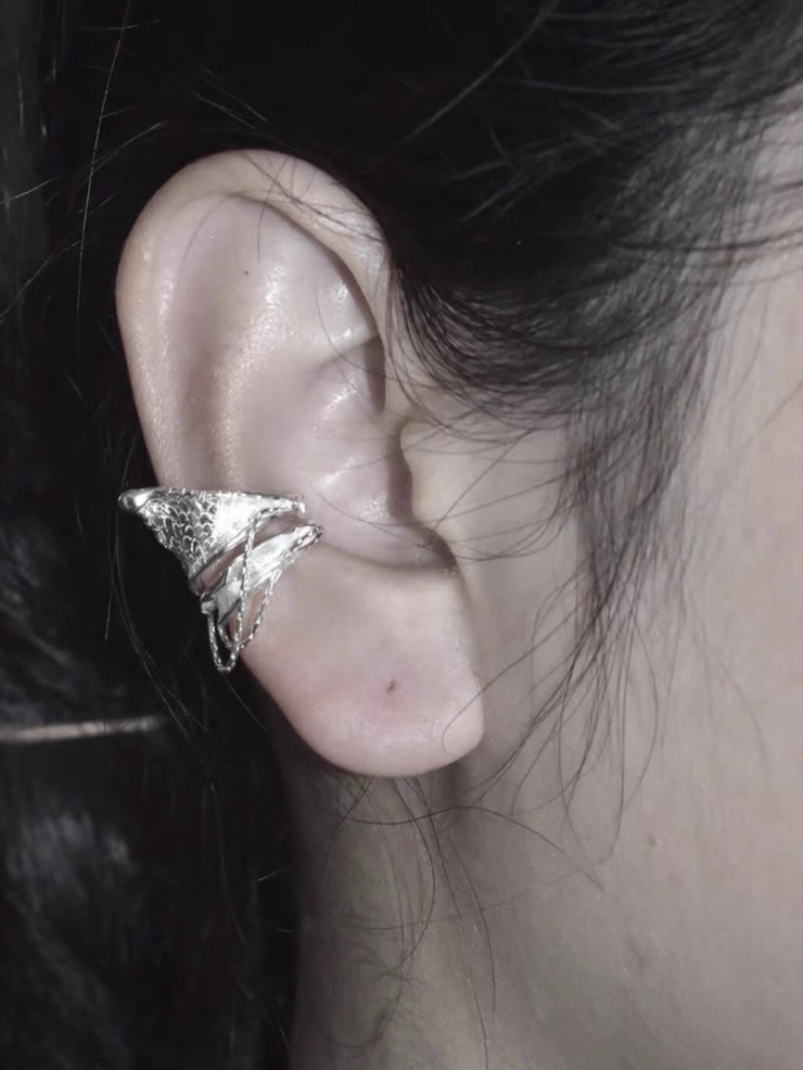 Silver flake ear clip - set