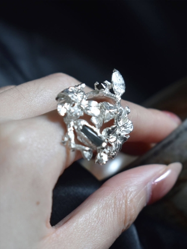 Silver skeleton carving ring