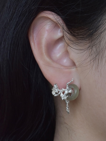 Silver sprouting grass stud earring - single