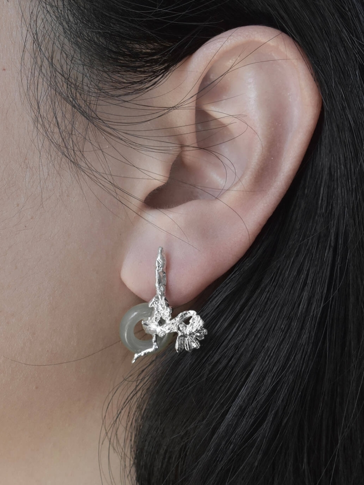 Silver sprouting grass stud earring - single