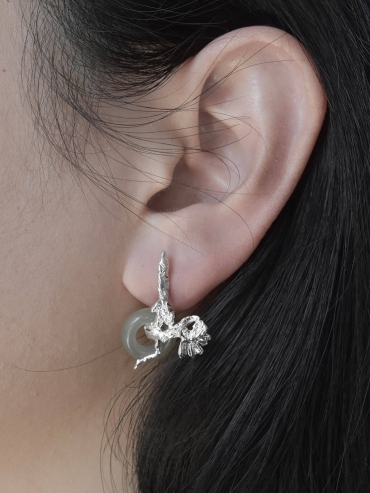 Silver sprouting grass stud earring - single