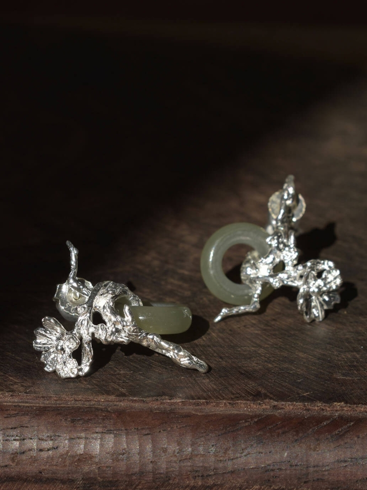 Silver sprouting grass stud earring - single