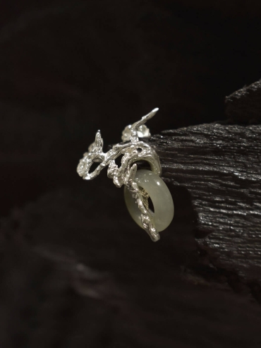 Silver sprouting grass stud earring - single