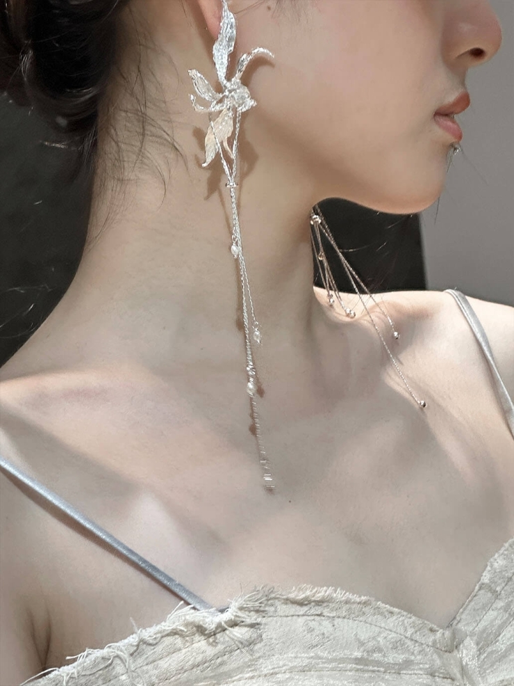 Silver Fragrant Leaf Stud Earring - Left