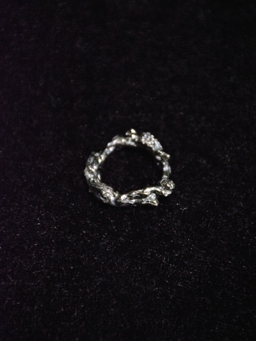 Black Floral Ring