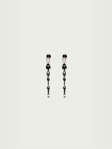 Black flower chain earrings with jade