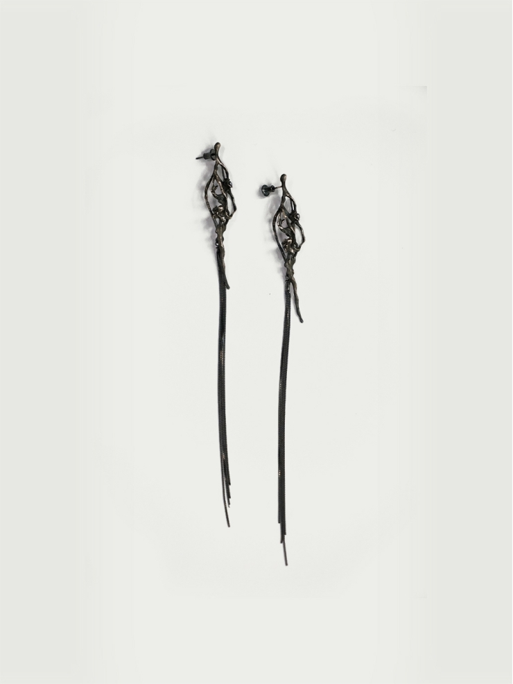 Black Streaming Earring