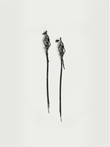 Black Streaming Earring