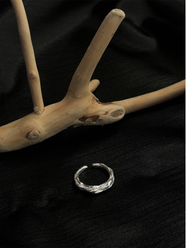 Silver wave ring