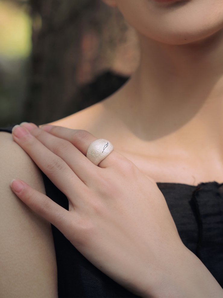 Silver round ring