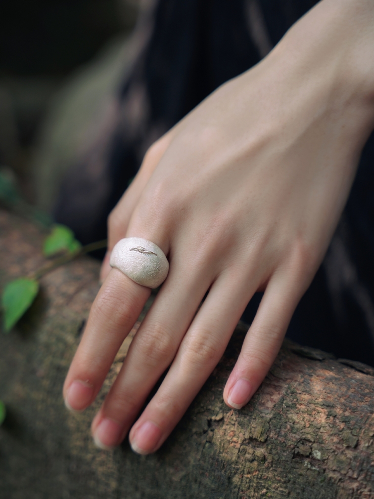 Silver round ring