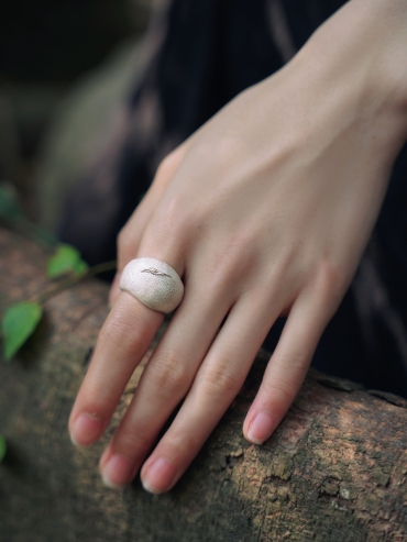 Silver round ring