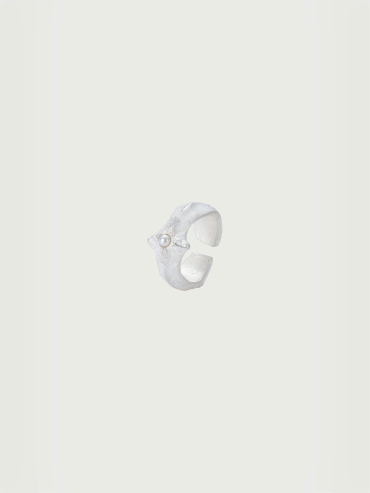 Silver leaf and pearl ring