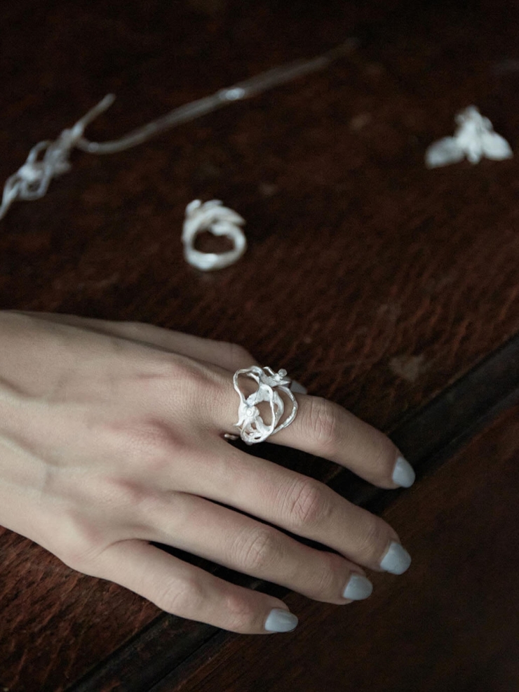 Silver hollow wide ring