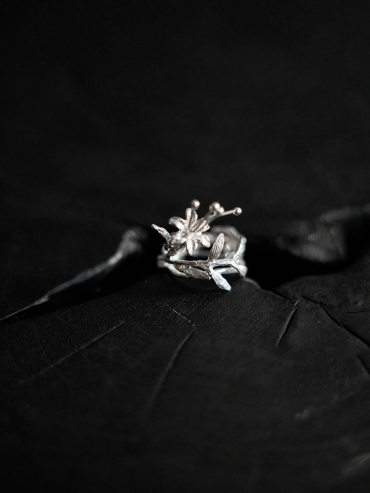 Silver Stamen Ring