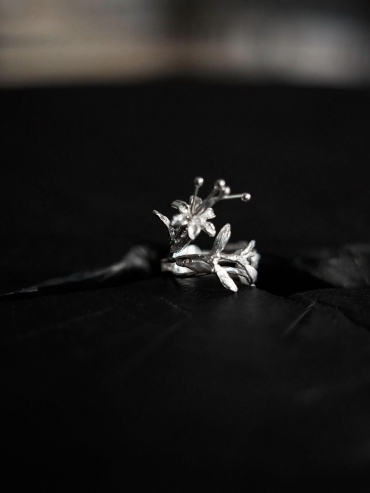Silver Stamen Ring