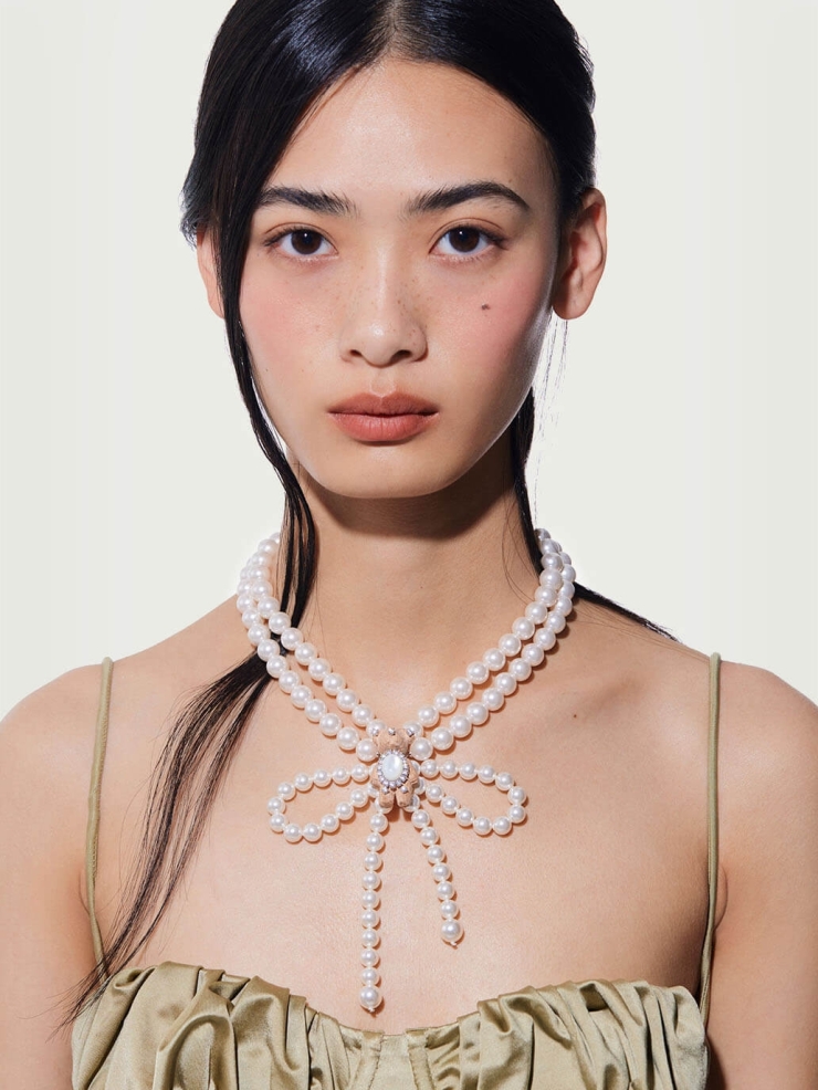White Wooden Bear Bow Necklace