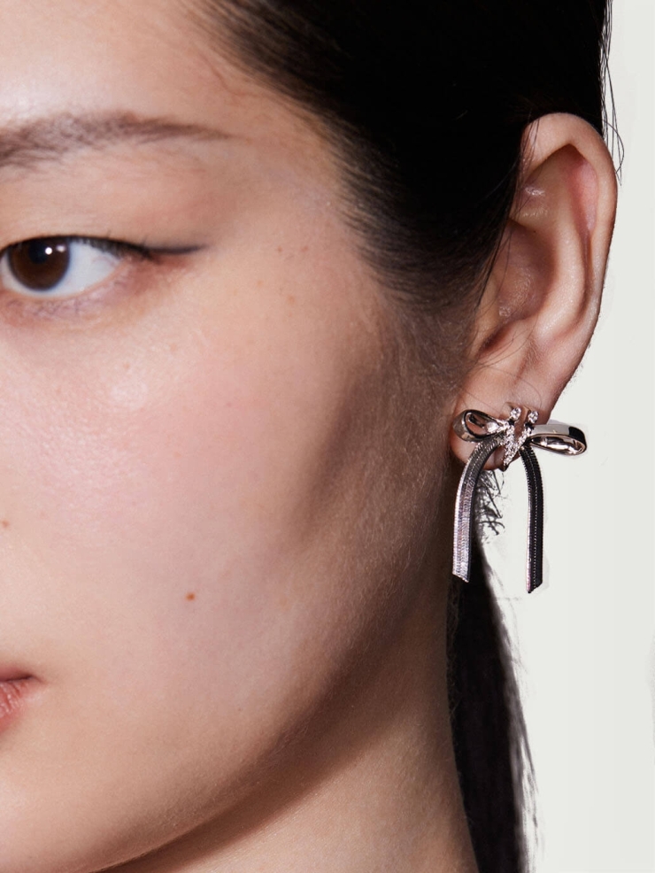 V Bowknot Ribbon Earrings