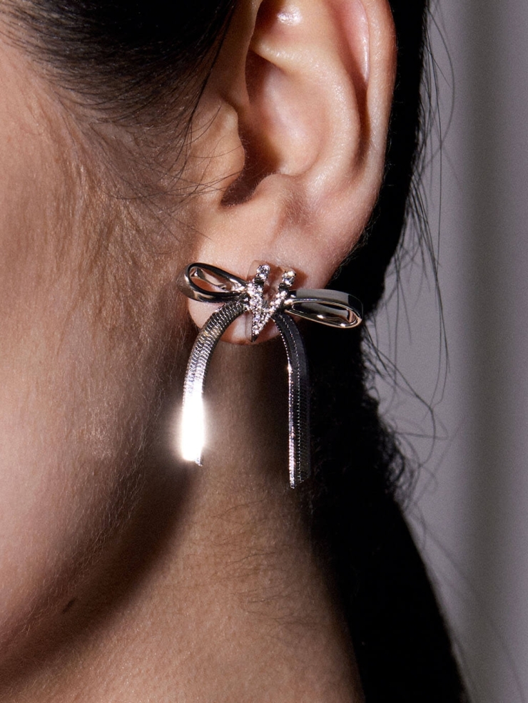 V Bowknot Ribbon Earrings
