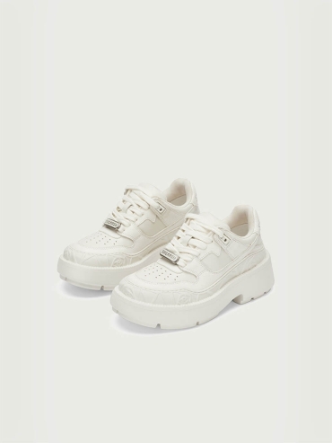 White Dreamcore Knight Rose Embossed Skate Shoes