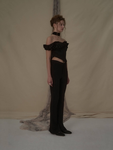 Black split horseshoe trousers